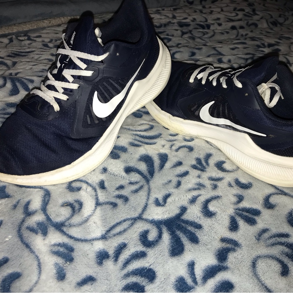 Nike-Down Shifter,Running Sneakers.Navy Blue&White,Size 9.5 Mens.(No Box)